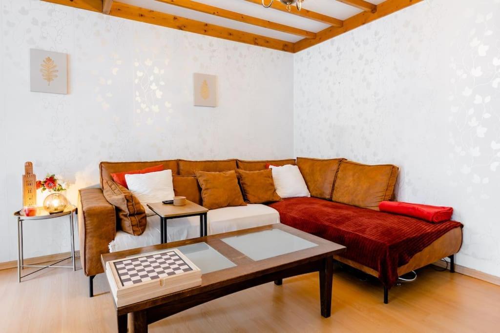 Digital Nomad Station - Bedroom With Desk Nearby Station And Parking * Antwerpen