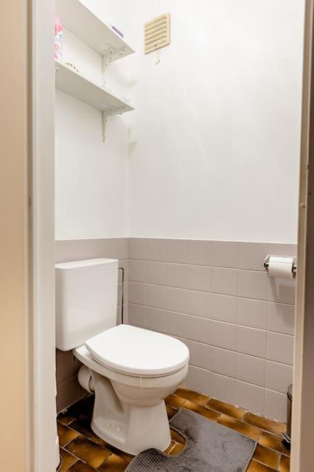 Digital Nomad Station - Bedroom With Desk Nearby Station And Parking Accommodatie bij particulieren